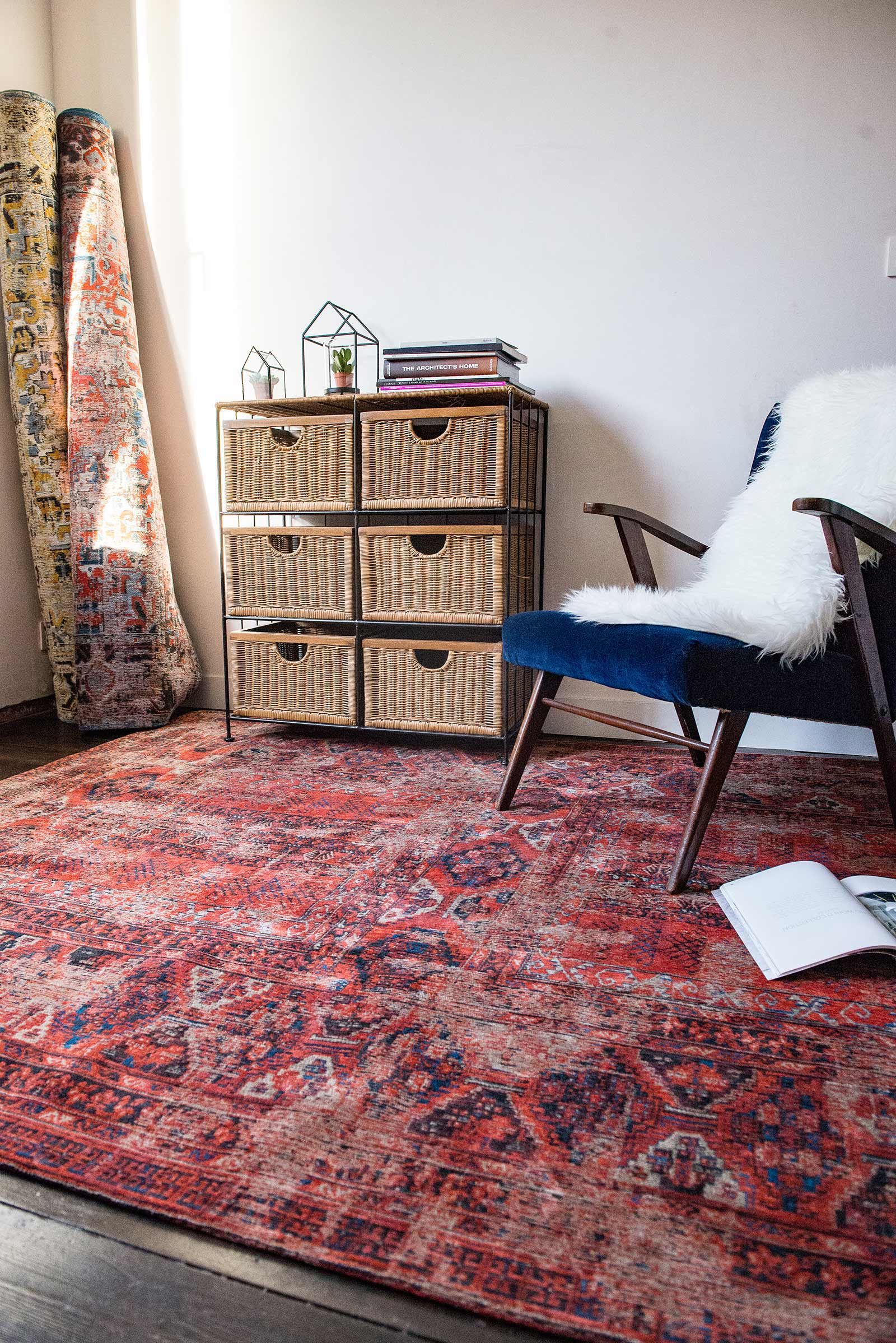 Louis De Poortere rug LX 8719 Antiquarian Antique Hadschlu 782 Red interior 2