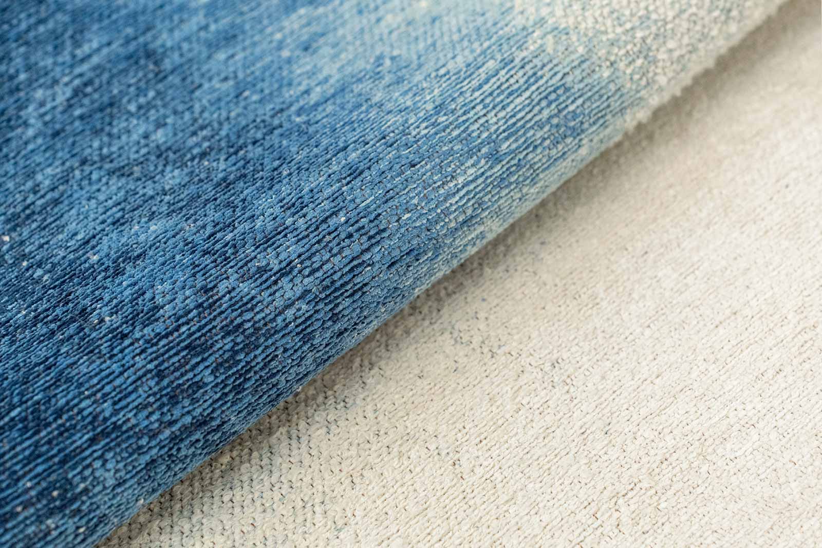 Louis De Poortere rug Meditation 2102 Drop Dream In Blue fold 2